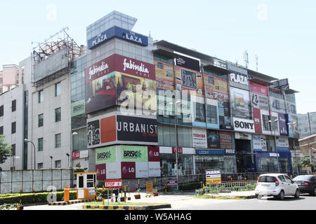 Eingang eines Einkaufszentrums, Gurgaon, Haryana, Indien Stockfoto