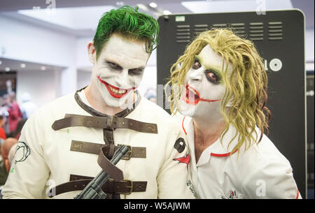 Manchester, Großbritannien. 27. Juli, 2019. Cosplayer gekleidet, wie Ihre Lieblings Charakter bei Tag 1 von Manchester MCM Comic Con 2019 in Manchester Central. Credit: Ioannis Alexopoulos/Alamy leben Nachrichten Stockfoto