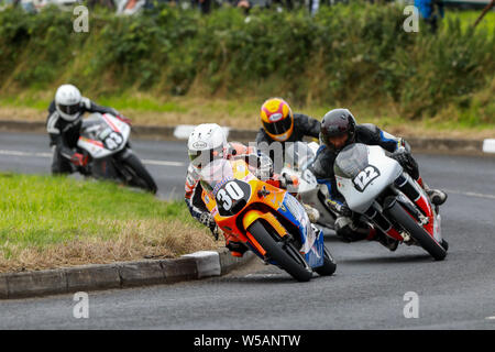 Consolation-maisonnettes, Nordirland. 27. Juli, 2019. Consolation-maisonnettes Straße Rennen das Rennen der Legenden; Melissa Kennedy beendet einen hervorragenden dritten Platz in der Moto3 Rennen Credit: Aktion plus Sport/Alamy leben Nachrichten Stockfoto