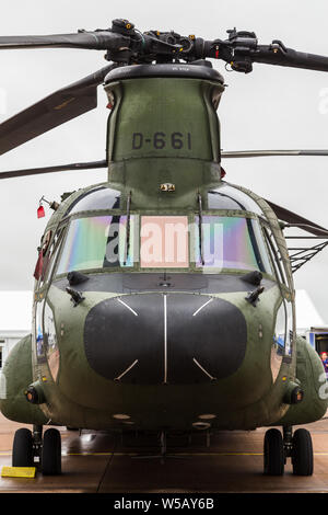 Royal Netherlands Air Force CH-47D/F Chinook Am2019 Royal International Air Tattoo in Fairford RAF erfasst. Stockfoto