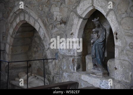 Maisonnisses in der Creuse Departement in der Nouvelle-Aquitaine Region in Frankreich. Die Kirche Saint-Jean-Baptiste. Stockfoto