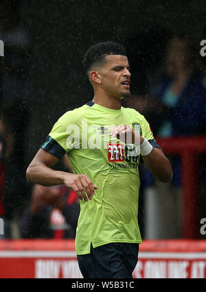 AFC Bournemouth Dominic Solanke feiert seine Seite zweite Ziel zählen während der Vorsaison Freundschaftsspiel Bei Griffin Park, London. Stockfoto