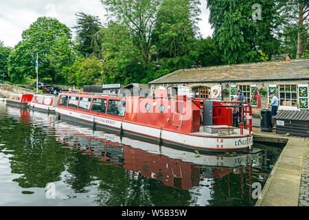 Neue Saint Michael Linlithgow Union Canal Gesellschaft Kanal Boot festgemacht an Linlithgow Canal Zentrum in der Union Canal Linlithgow West Lothian Schottland Großbritannien Stockfoto