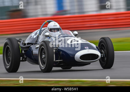 TOWCESTER, Vereinigtes Königreich. 27. Juli, 2019. Tania Pilkington (Cooper T43) während Gallet Trophäe für Pre' 66 Grand-Prix-Wagen (HGPCA) von Tag Zwei der Silverstone Classic Moto in Silverstone Circuit am Samstag, Juli 27, 2019 in TOWCESTER, ENGLAND. Credit: Taka G Wu/Alamy leben Nachrichten Stockfoto