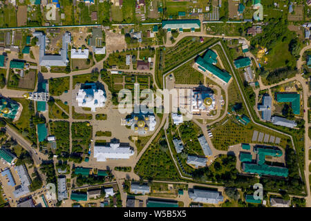 Diveyevo Kloster oder Heiligen Trinity-Saint Seraphim-Diveyevo Kloster in Diveevo. Antenne drone Ansicht von oben Stockfoto