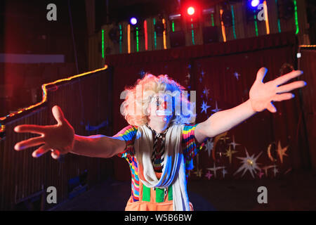 Porträt eines Clowns im Zirkus Arena Stockfoto