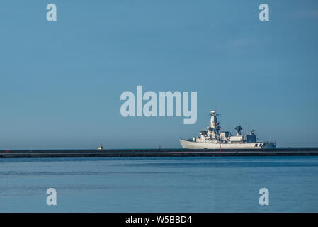 Leopold I (F930) ist ein Karel Doorman-Klasse Fregatte der Marine Bestandteil der belgischen Streitkräfte, auf Plymouth Sound in Devon, England, UK gesehen. Stockfoto