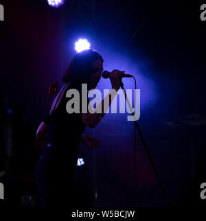 Nadine Shah auf der BBC-Sounds auf der Bühne Latitude Festival 2019 Stockfoto