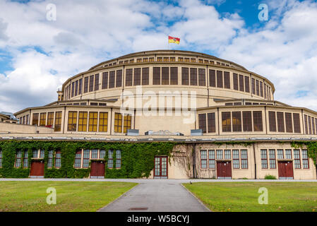 WROCLAW, Polen - 17. Juli 2019: Breslau Jahrhunderthalle (Hala Stulecia, Hala Ludowa) für Ausstellungen, Konzerte und Sportveranstaltungen genutzt. Stockfoto