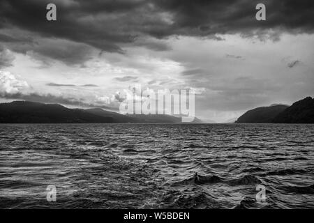 Loch Ness, eine große, tiefe, Süßwasser-Loch in den schottischen Highlands am besten für angebliche Sichtungen von das Monster von Loch Ness, auch bekannt als 'Nessie' bekannt Stockfoto