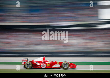 Die deutschen F2 Fahrer Mick Schumacher fährt Ferrari F 2004 von seinem Vater Michael Schumacher nach dem dritten Training der Deutschen F1 Grand Prix. Stockfoto