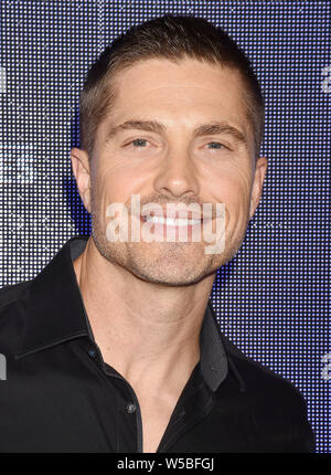 BEVERLY HILLS, Ca - 26. Juli: Eric Winter besucht die Hallmark Channel und Markenzeichen Filme & Geheimnisse Sommer 2019 TCA Drücken Sie bei einem Privathaus am 26 Juli, 2019 in Beverly Hills, Kalifornien. Stockfoto