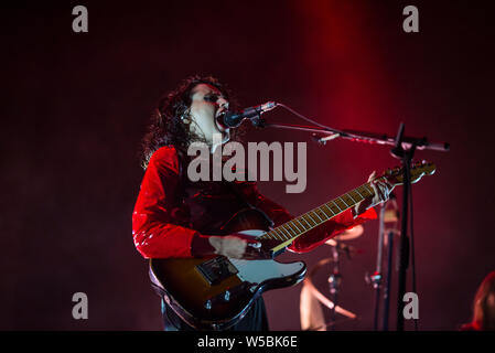 WOMAD-Festival, Charlton Park, Wiltshire, UK. 27. Juli 2019. Lindenberg Schlagzeilen die Open Air Bühne am Samstag Nacht der WOMAD. Credit: Francesca Moore/Alamy leben Nachrichten Stockfoto