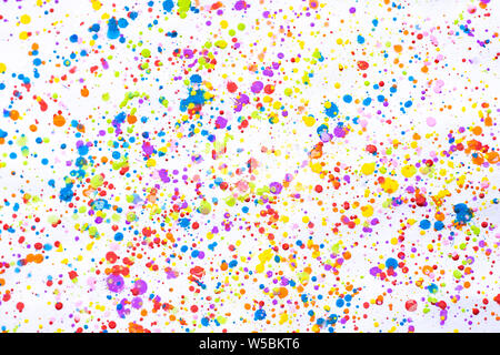 Farbenprächtige Aquarellmalerei Splash. Blot, unscharfer Fleck. mit Textur. Mehrere Flecken und Verfärbungen Wasser Farbe auf weißem Hintergrund Stockfoto