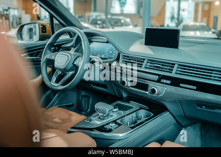 Salon des leeren Auto im Showroom. Stockfoto