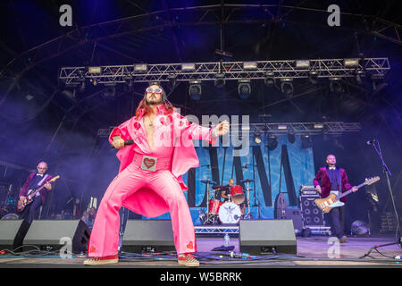 Standon, UK. Samstag, 27. Juli 2019. Elvana führt an standon Calling in der malerischen Landschaft von standon Herrschaft © Jason Richardson/Alamy Leben Nachrichten festlegen Stockfoto