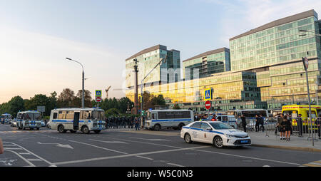 Moskau - Juli 27, 2019: Protest auf trubnaya Quadrat auf trubnaya Platz in Moskau fort, über 300 Personen aus den Menschen, die heute versammelt. Stockfoto