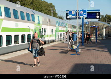 Sonniger Bahnhof in Hämeenlinna Finnland Stockfoto