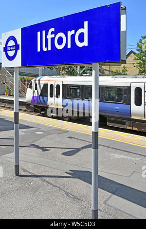 Crossrail Zuges an Ilford tfl Elizabeth line Bahnhof Plattform öffentliche Verkehrsmittel Route nach London Liverpool Street neue moderne S-Bahn UK Stockfoto