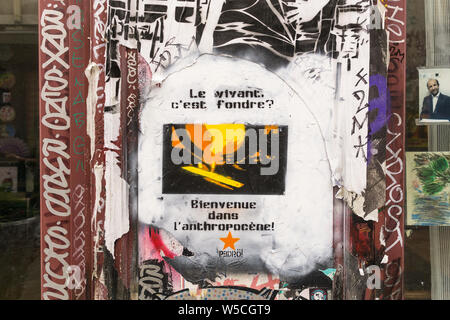 Vom Klimawandel inspirierte Street Art in der Rue Denoyez in Paris, Frankreich, Europa. Stockfoto