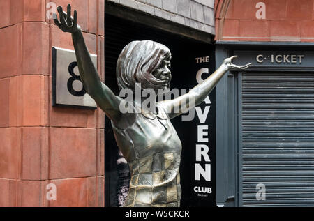 Cilla Black Statue auf die Mathew Street in Liverpool Stockfoto