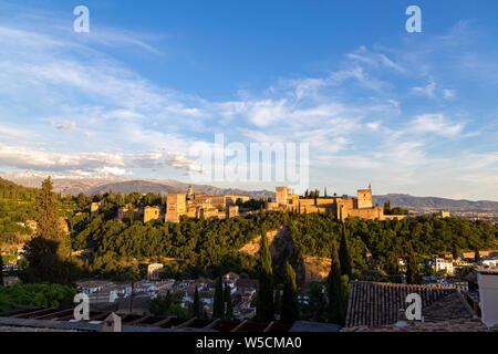 Wunderschöne Aussicht auf Alhambra in Granada, Spanien