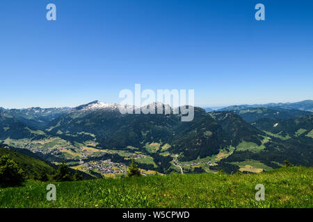 Berg Hoher Ifen im Kleinwalsertal in den Allgäuer Alpen in Österreich. Stockfoto