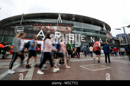 Eine allgemeine Ansicht vor der Emirates Cup Match im Emirates Stadium, London. Stockfoto