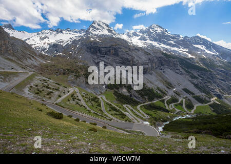 Blick vom Stilfser Joch, dem höchsten Automobil pass in Italien, 2758 m, zwischen Venetien und der Lombardei, Italien. Stockfoto