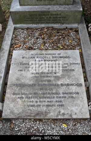 Die Familie Grab von Feldmarschall william Birdwood, Kommandant der Schlacht von Gallipoli 1915, in Twickenham Friedhof, Twickenham, England Stockfoto