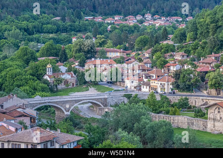 In der Altstadt von Veliko Tarnovo, Stadt der Zaren, der Jantra, Bulgarien. Es war die Hauptstadt des Zweiten Bulgarischen Reiches Stockfoto