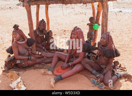Himba Dorf, Kaokoveld, Namibia, Afrika Stockfoto