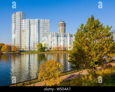 Chimki, Russland - 17. Oktober. 2018. Moskau Kanal- und Wohnkomplex Majak Stockfoto