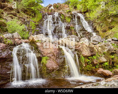 Rhiwargor Wasserfall oder Pistyll Rhyd-Y-meincau auf dem Fluss Eiddew über Lake Vyrnwy, Powys, Wales, Großbritannien. Stockfoto