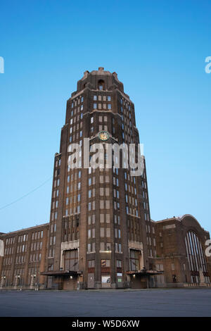 Buffalo Central Terminal ist ein historischer ehemaliger Bahnhof in Buffalo, New York. Ein aktiver Teilnehmer von 1929 bis 1979, das 17-stöckige Art déco-Stil Stockfoto