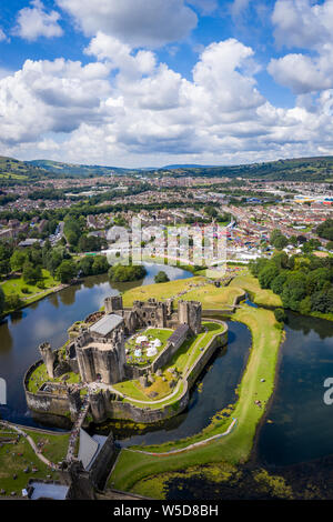 CAERPHILLY, WALES UK - 27. JULI 2019: Luftaufnahme des Big Cheese Festival in Caerphilly. Die dreitägige Veranstaltung ist Wales größte Essen und Unterhaltung Stockfoto