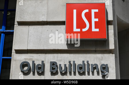 LSE unterzeichnen. LSE Altbau. London Schule der Volkswirtschaftslehre und Politische Wissenschaft, London. Großbritannien Stockfoto