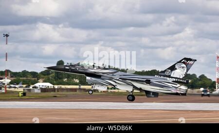 Belgische Luftwaffe F16 Dark Falcon Landung an RAF Fairford für das Royal International Air Tattoo 2019 Stockfoto