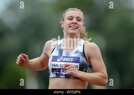 Den Haag, Niederlande. 28. Juli 2019. Den Haag, 28-07-2019, Niederländisch Leichtathletik WM, NK Atletiek abschließenden Tag, Haag Atletiek, Final 200m Frauen, Tessa van Schagen Niederländischer Meister Credit: Pro Schüsse/Alamy leben Nachrichten Stockfoto