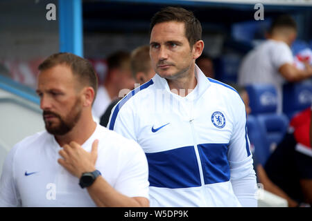 Reading, Großbritannien. 28. Juli 2019. Frank Lampard, der Manager von Chelsea an schaut. Fußball-Freundschaftsspiel, Lesen v Chelsea im Madejski Stadium in der Lesung am Sonntag, den 28. Juli 2019. Dieses Bild dürfen nur für redaktionelle Zwecke verwendet werden. Nur die redaktionelle Nutzung, eine Lizenz für die gewerbliche Nutzung erforderlich. Keine Verwendung in Wetten, Spiele oder einer einzelnen Verein/Liga/player Publikationen. pic von Tom Smeeth/Andrew Orchard sport Fotografie/Alamy Live news Credit: Andrew Orchard sport Fotografie/Alamy leben Nachrichten Stockfoto