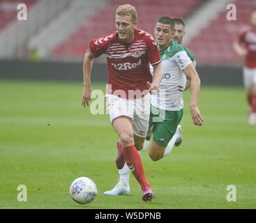 Middlesbrough, UK. 28. Juli 2019. George Saville in Aktion für Middlesbrough während der Vorsaison Freundschaftsspiel zwischen Middlesbrough und als Saint-ƒtienne im Riverside Stadium, Middlesbrough am Sonntag, den 28. Juli 2019. (Bild: Tom Collins | MI Nachrichten) Credit: MI Nachrichten & Sport/Alamy leben Nachrichten Stockfoto