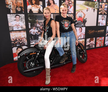 Tricia Helfer und Katee Sackhoff besucht 10. Jahrestag von Kiehl's LifeRide für amfAR profitieren zu HIV/AIDS-Forschung in Century City am Westfield Century City in Century City am 27. Juli 2019. Stockfoto