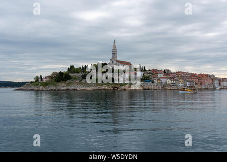 Rovinj, Kroatien. Blick vom Boot, Halbinsel Istrien, Kroatien, Europa. Stockfoto