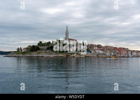 Rovinj, Kroatien. Blick vom Boot, Halbinsel Istrien, Kroatien, Europa. Stockfoto