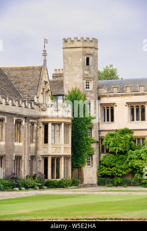 UK, Cambridge - August 2018: Trinity College, der große Hof Stockfoto