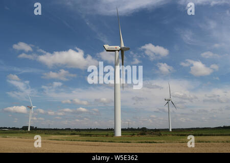 Esbjerg, Dänemark am 27. Juli 2019 Vattenfall Windkraftanlagen des Windparks sind Gesehen © vadim Pacajev/Alamy leben Nachrichten Stockfoto