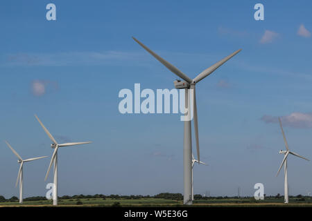 Esbjerg, Dänemark am 27. Juli 2019 Vattenfall Windkraftanlagen des Windparks sind Gesehen © vadim Pacajev/Alamy leben Nachrichten Stockfoto