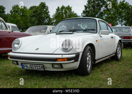 PAAREN IM GLIEN, Deutschland - Juni 08, 2019: Sportwagen Porsche 911 Carrera, 1976. Oldtimer-show 2019 sterben. Stockfoto