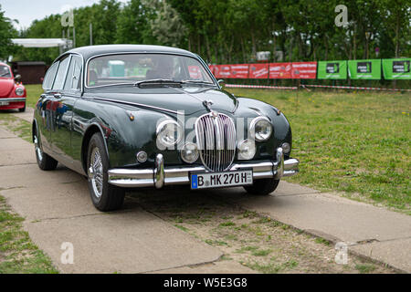 PAAREN IM GLIEN, Deutschland - Juni 08, 2019: Mid-size Luxury Car Jaguar Mark 2. Oldtimer-show 2019 sterben. Stockfoto