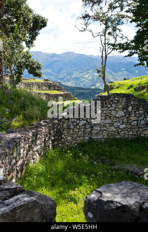 Festung Kuelap, Chachapoyas, 6.-16. Jahrhundert, selten besucht, abseits der ausgetretenen Pfade, 3000 m hoch, befestigte Stadt, Cloud Warriors, Norden von Peru, Südamerika Stockfoto